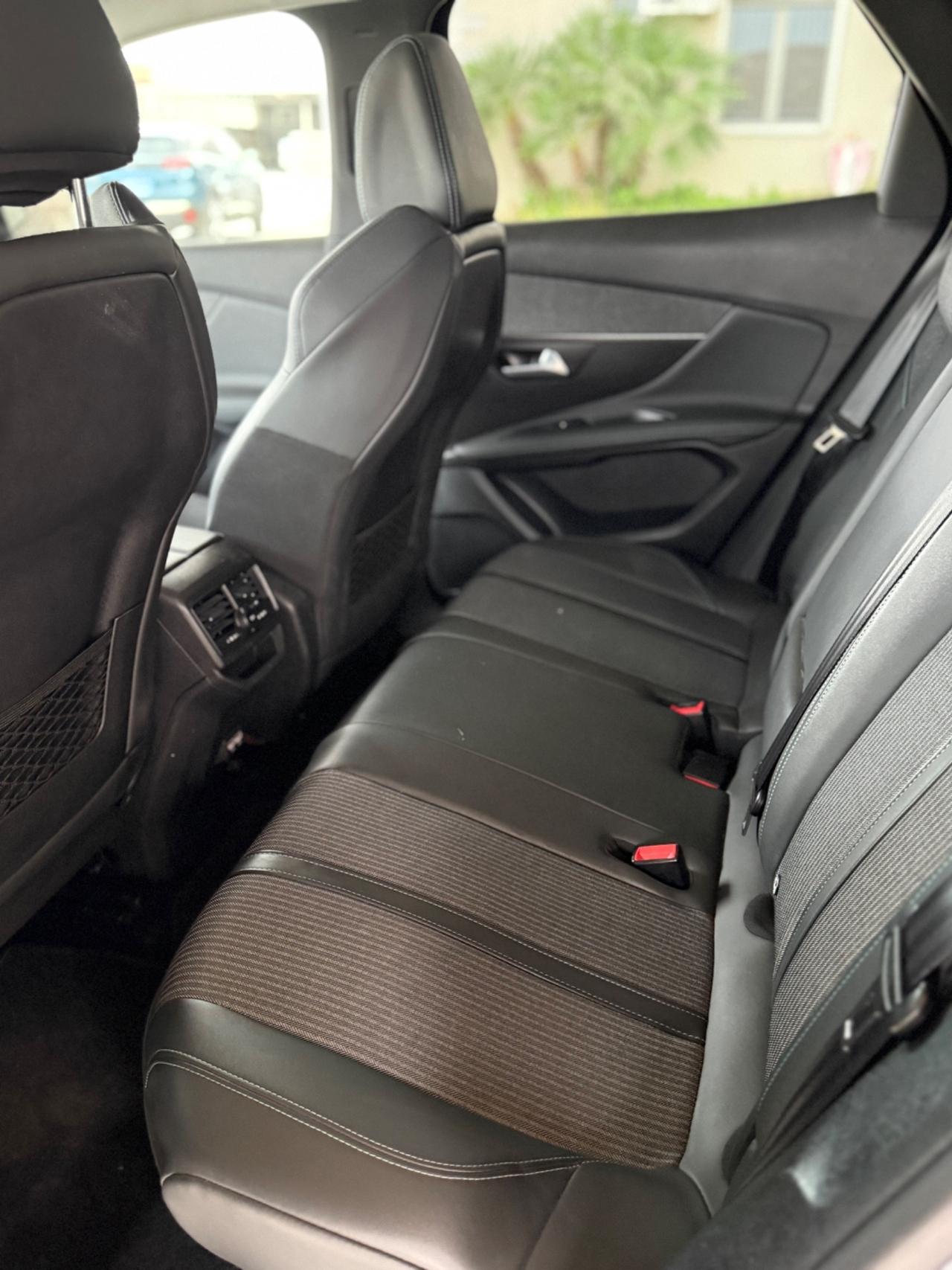 Peugeot 3008 BlueHDi 130 S&S EAT8 Allure Pack