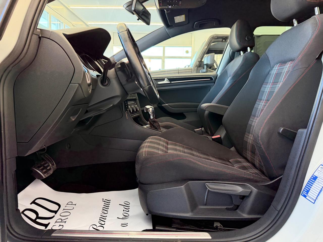 Volkswagen Golf GTI DSG 220CV AUTOMATICA SCARICO SPORTIVO