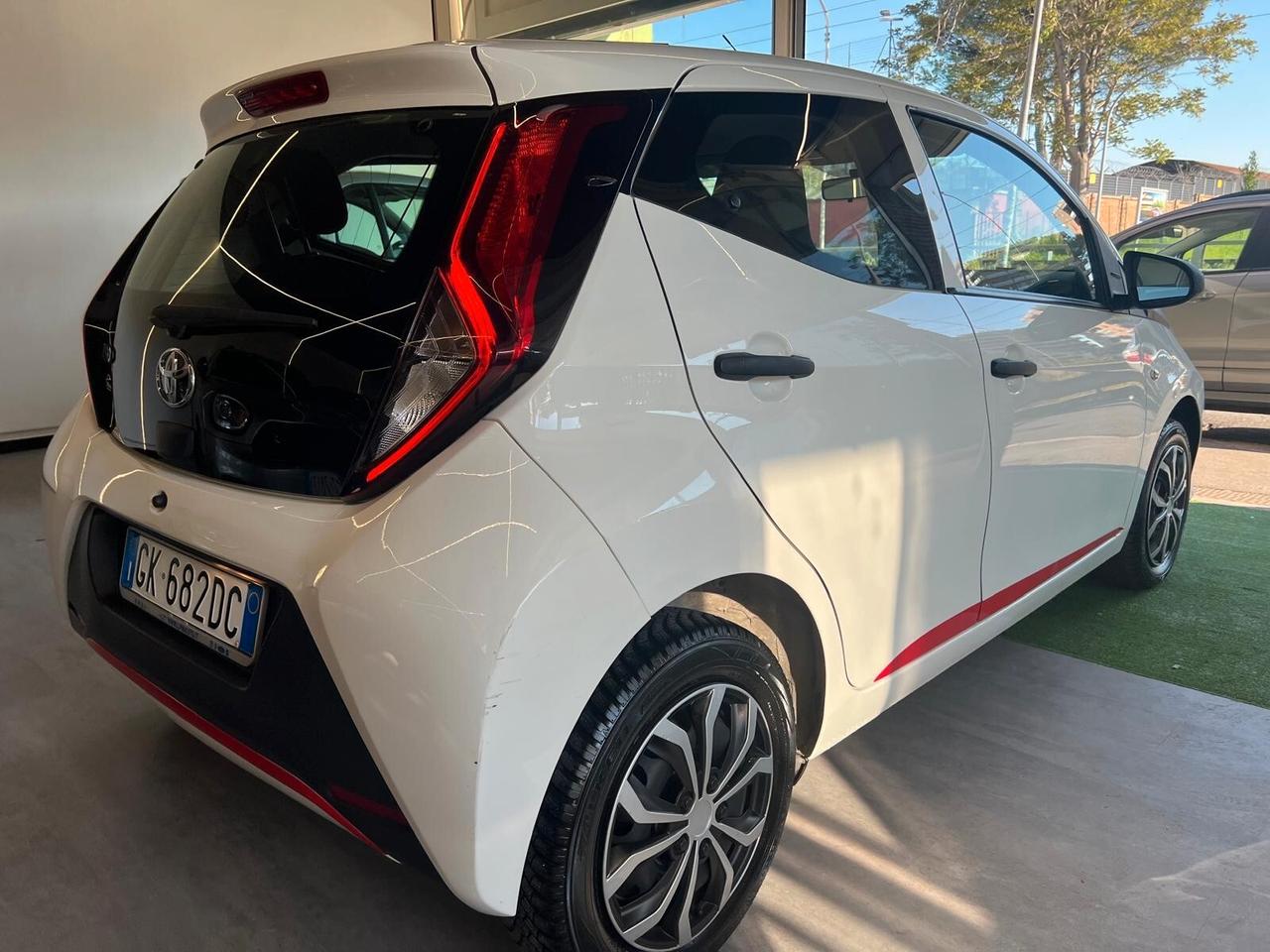 Toyota Aygo 1.0 VVT-i 72 CV 5 p*PREZZO REALE*KM CERTIFICATI IN CONTO ESPOSIZIONE