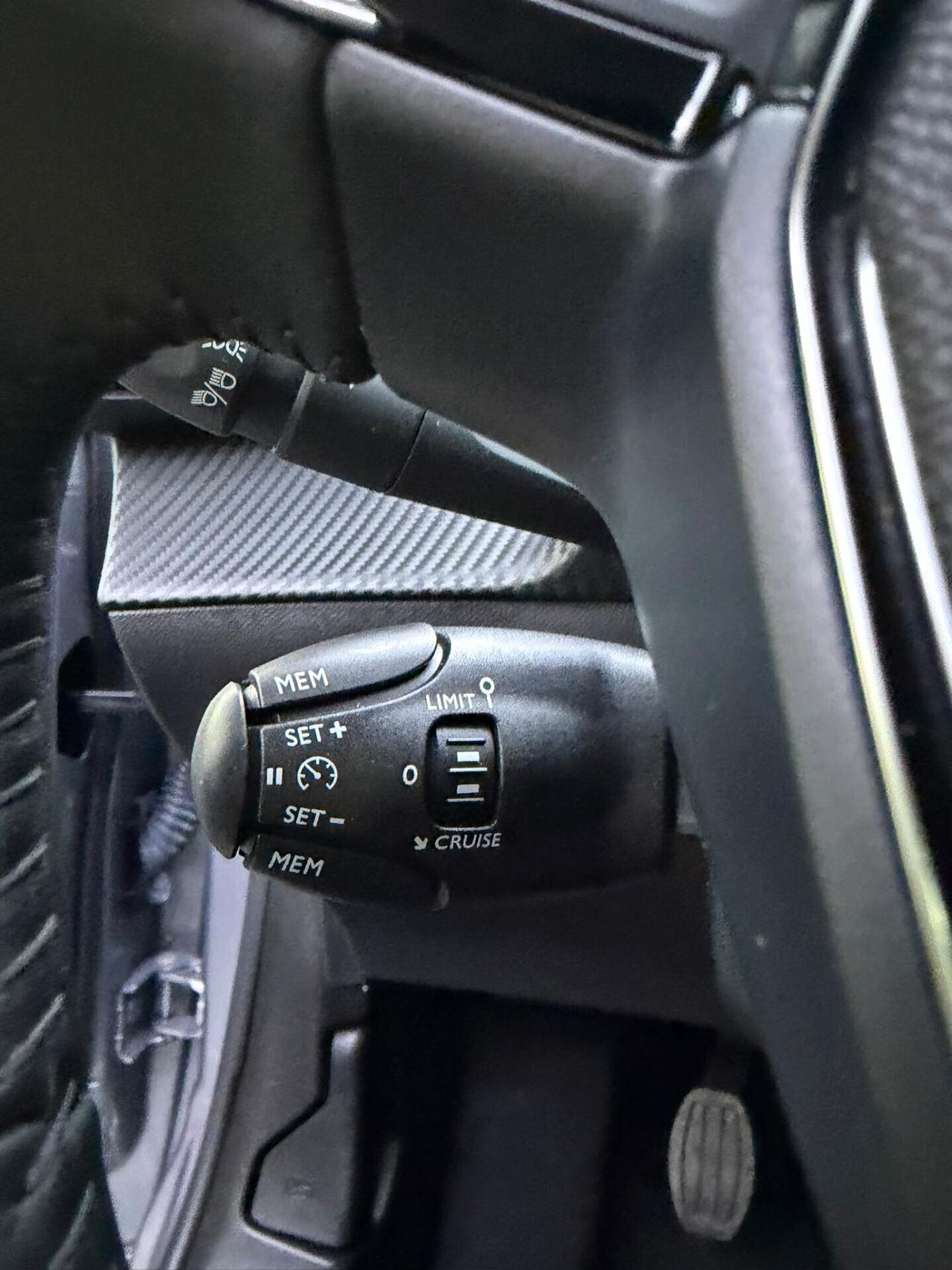 Peugeot 208 PureTech 1.2 Benzina 100 cv Stop&Start 5 porte Allure