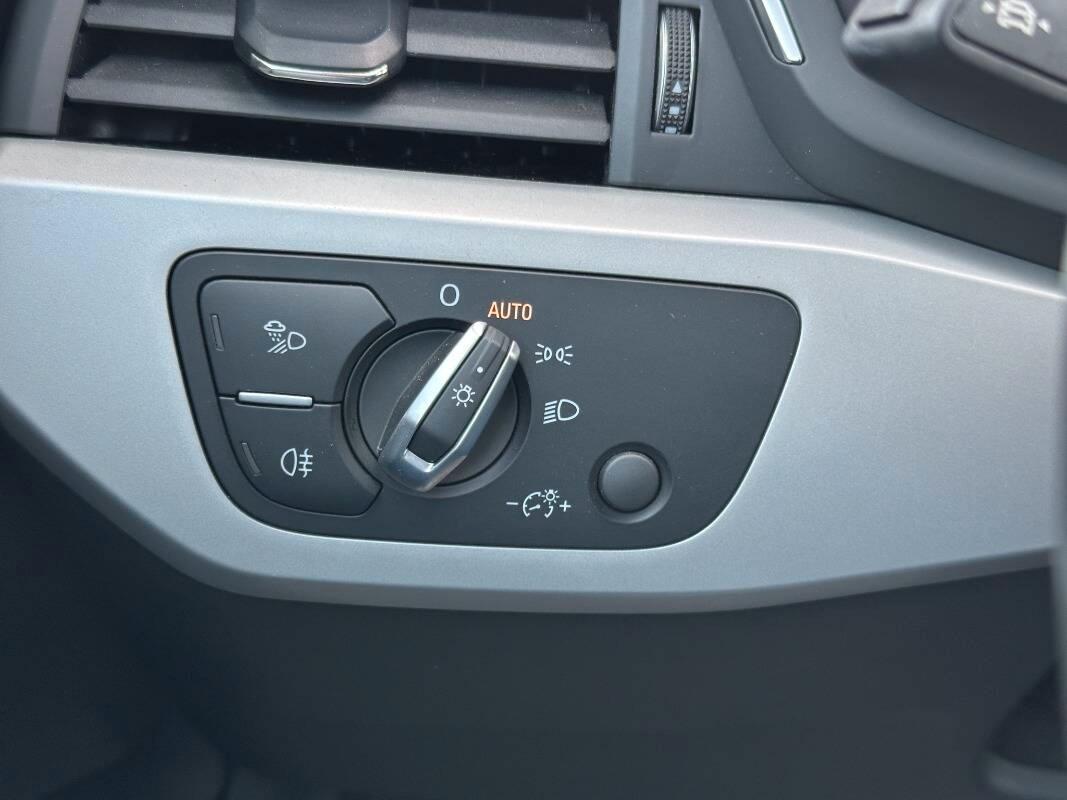 Audi A4 Avant 2.0 tdi mhev Business 136cv s-tronic con Carplay