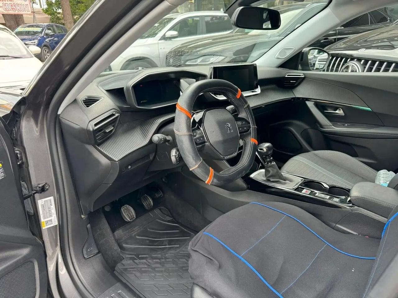 Peugeot 2008 1.2 benz 131