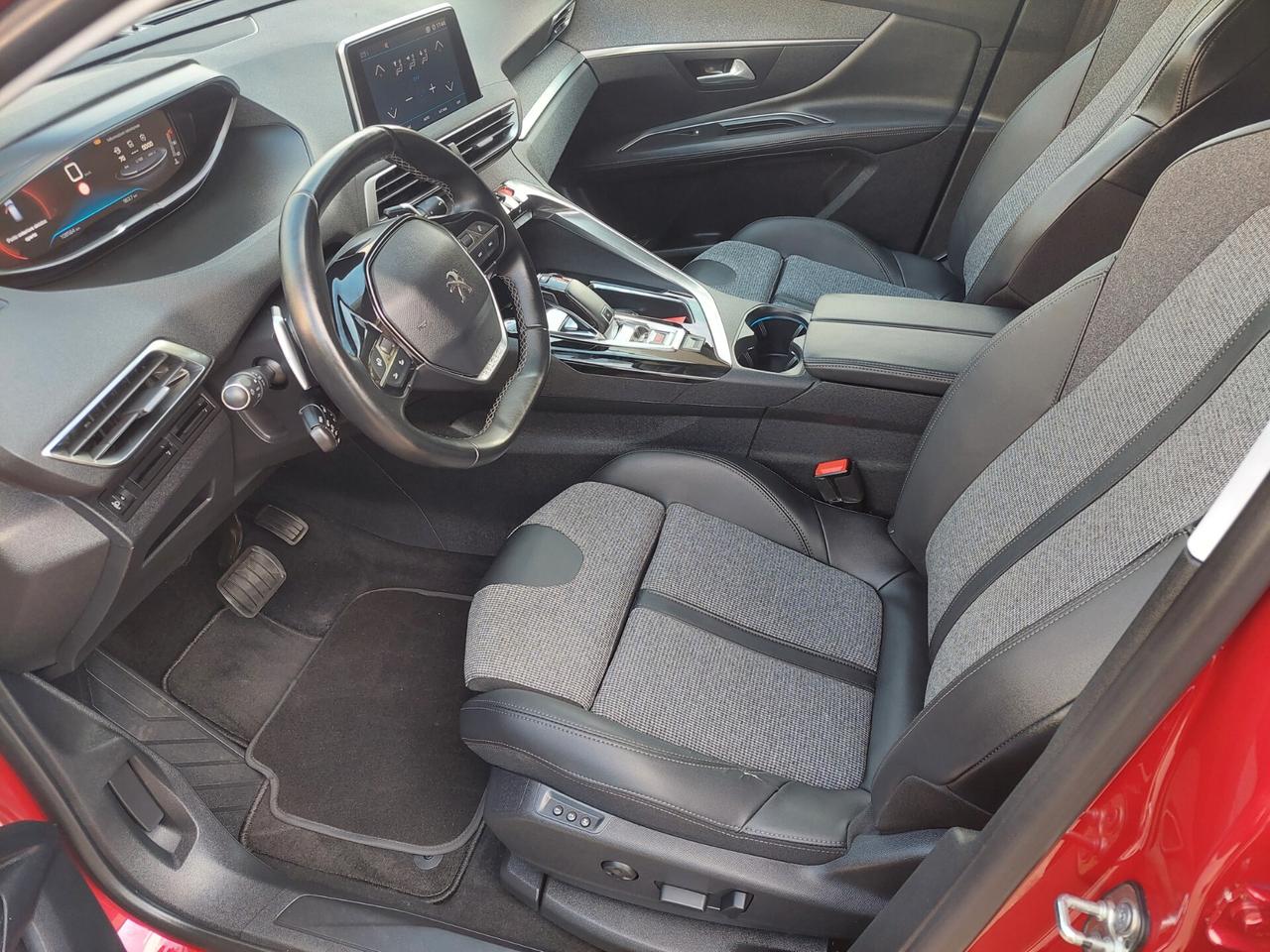 Peugeot 3008 BlueHDi 130 S&S EAT8 Allure