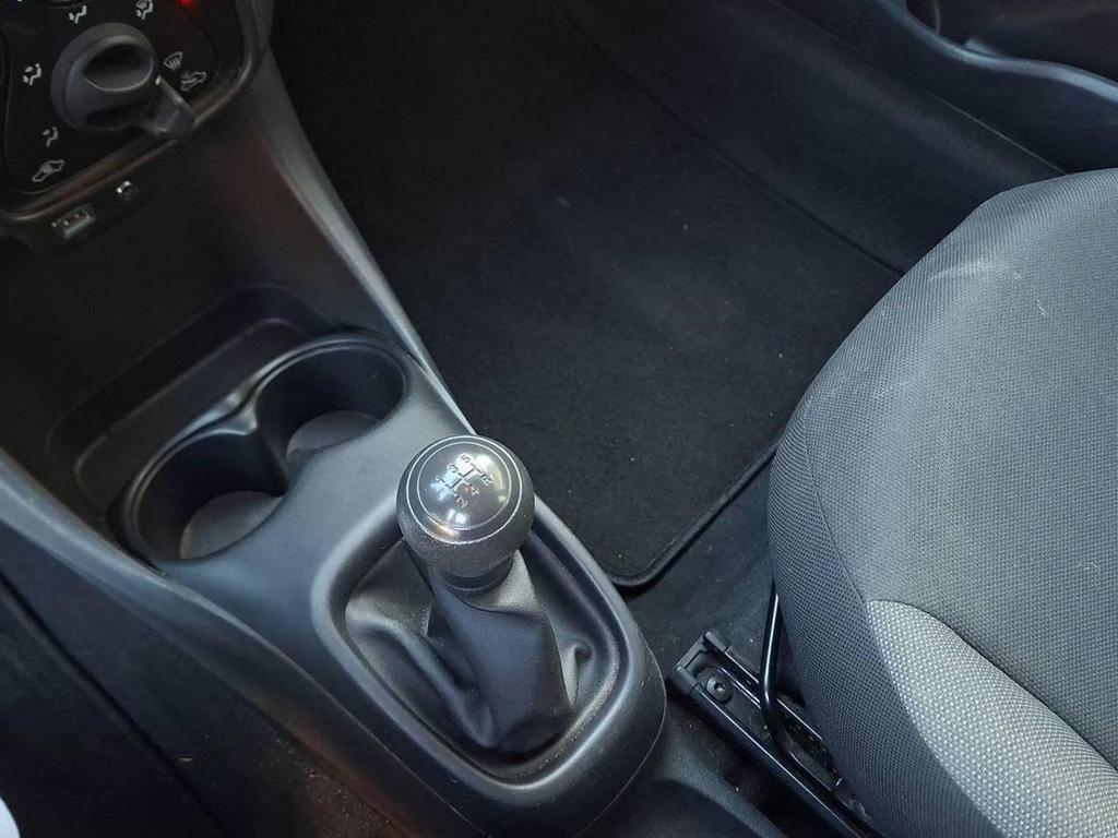 Toyota Aygo 5 Porte 1.0 VVT-i x-business