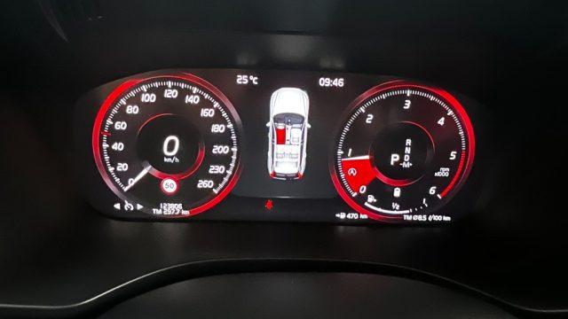 VOLVO XC60 B4 (d) AWD Geartronic Momentum