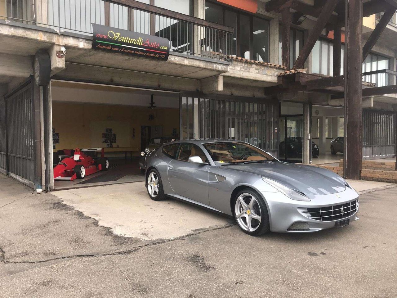 Ferrari FF V12-660 CV--2012-Please read the description