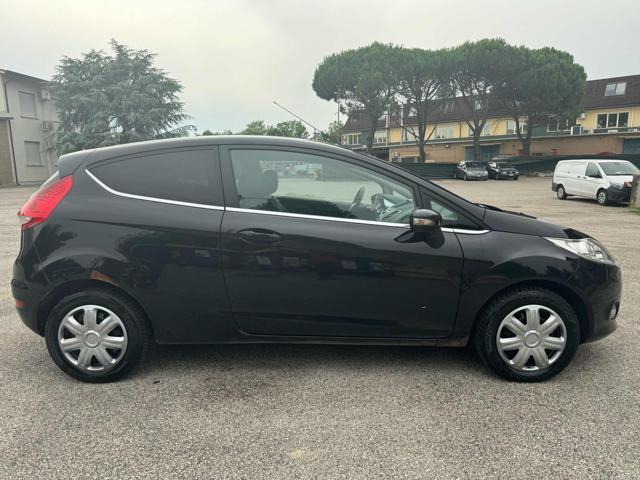 FORD Fiesta + 1.4 TDCi 68CV neopatentati come foto