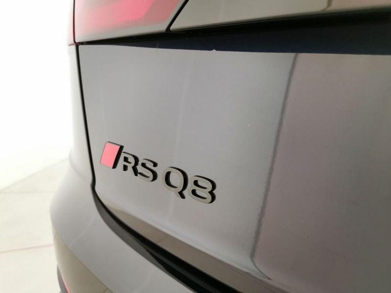 Audi Q8 RS 4.0 mhev 48V performance 640cv tiptronic