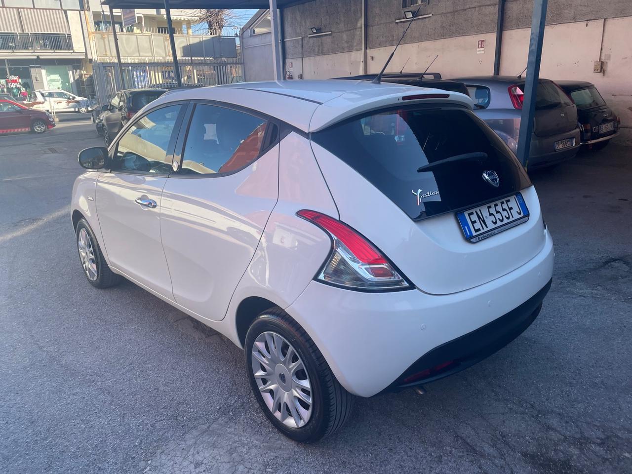 Lancia Ypsilon 1.2 69 CV 5 porte GPL Ecochic Gold