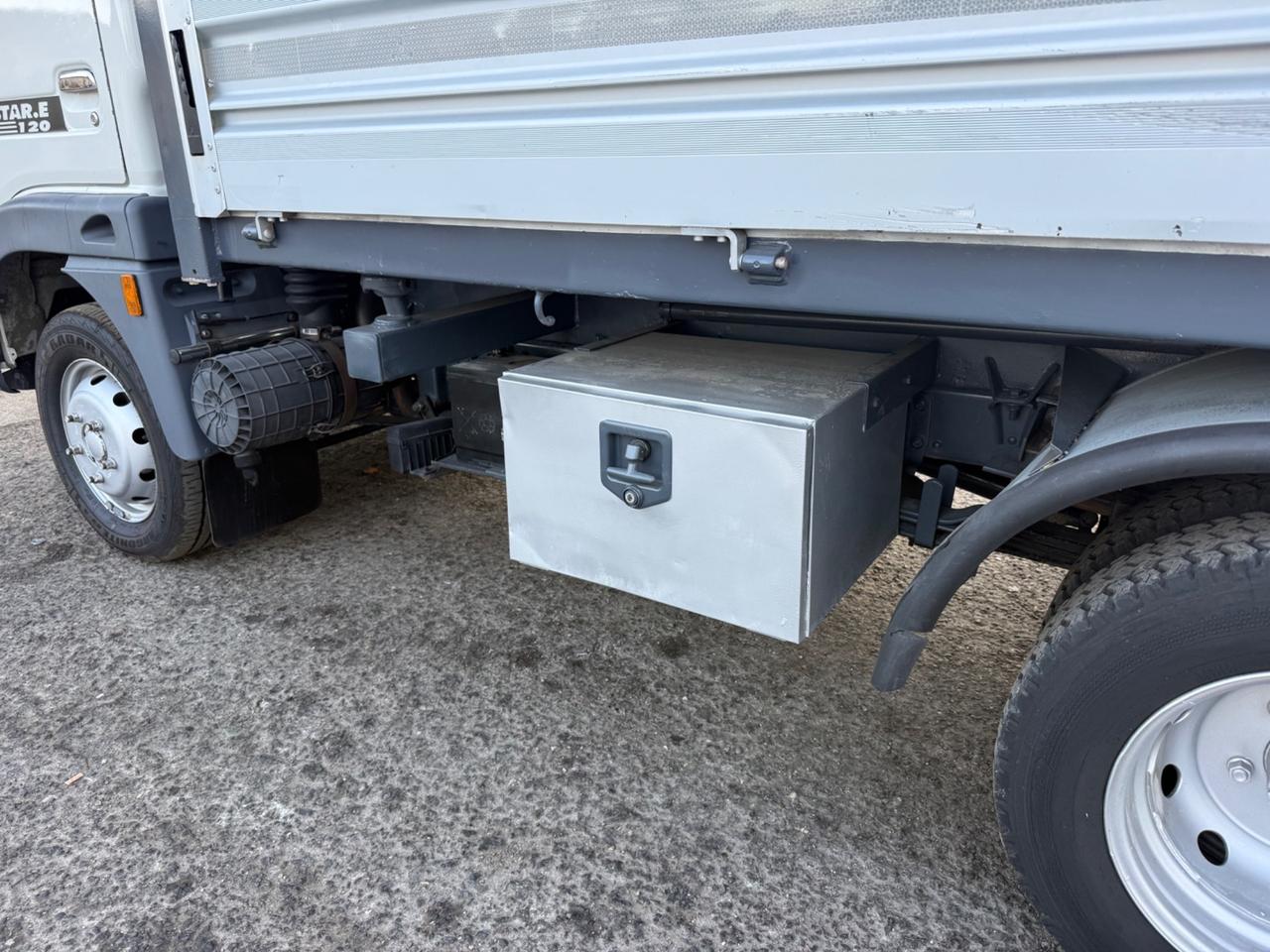 Nissan Cabstar 3.0 Diesel 120 Cv Trilaterale
