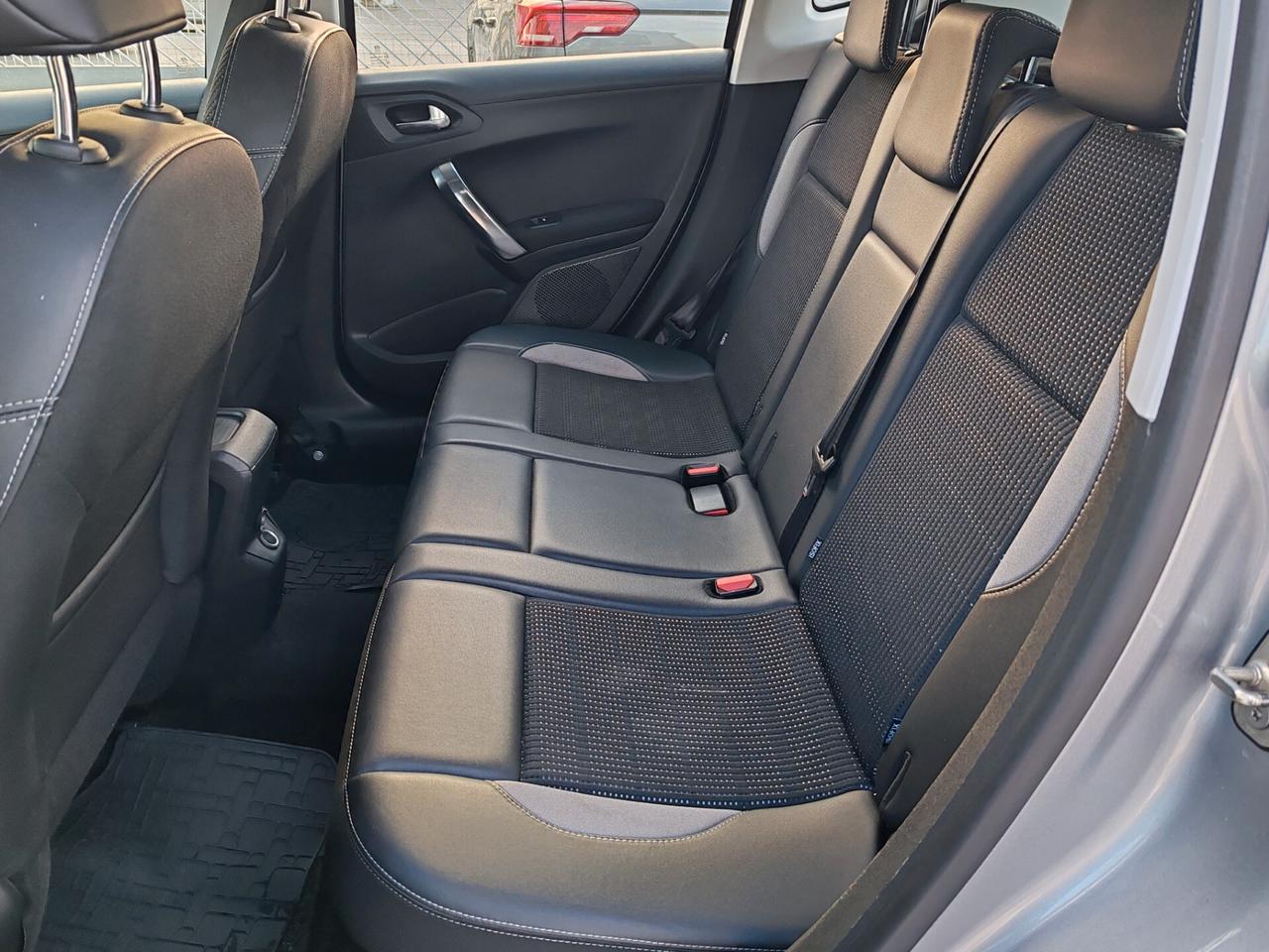 Peugeot 2008 1.6 Hdi Allure