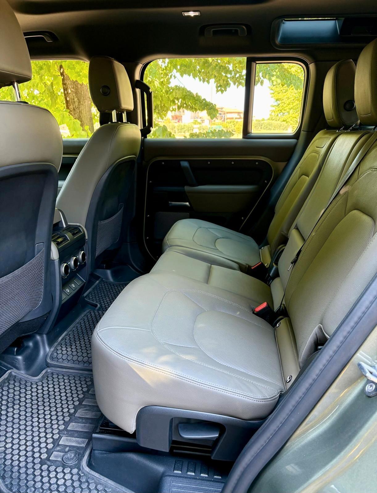 Land Rover Defender 110 3.0D I6 200 CV AWD Auto X-Dynamic SE