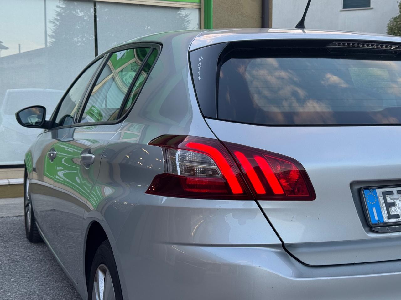 Peugeot 308 1.6 HDI 92 CV BUSINESS (68 KW) 2015 NEOPATENTATI