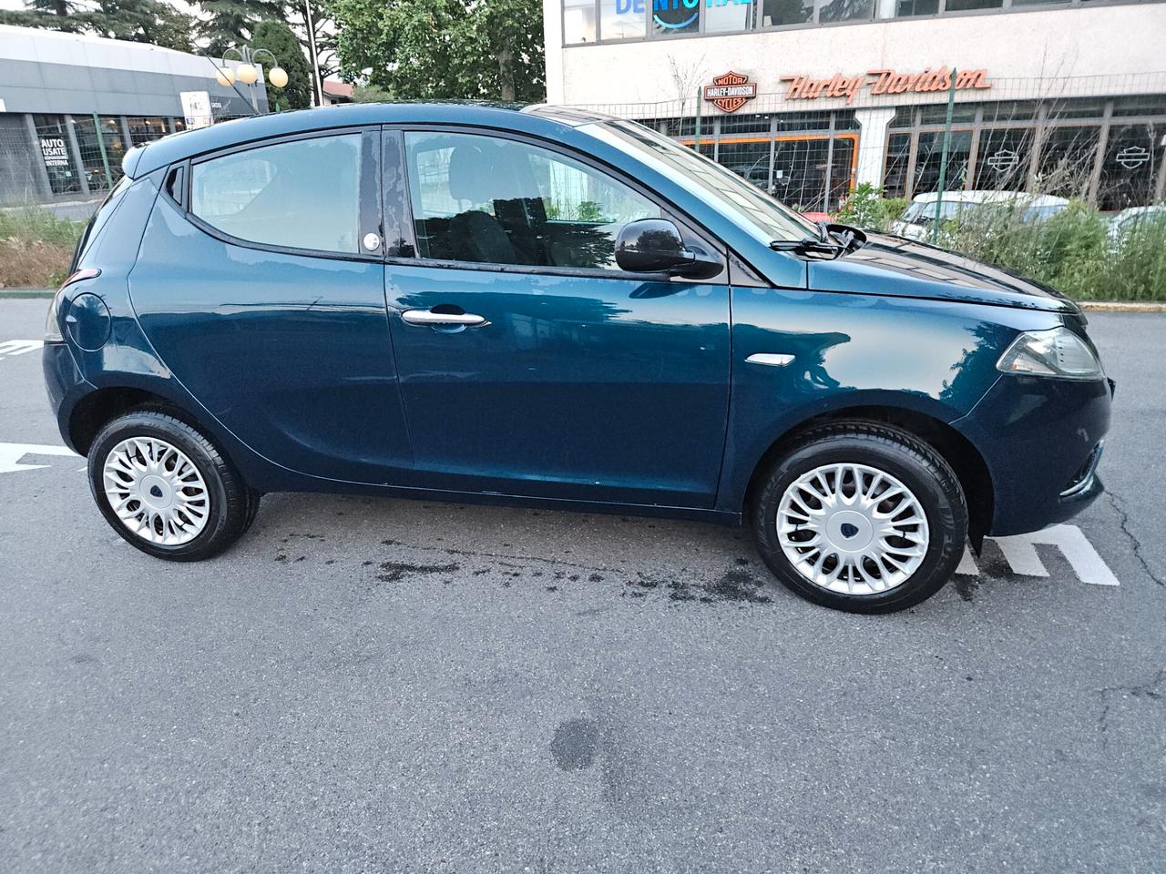 Lancia Ypsilon 0.9 TwinAir 85 CV 5 porte Metano Ecochic Platinum