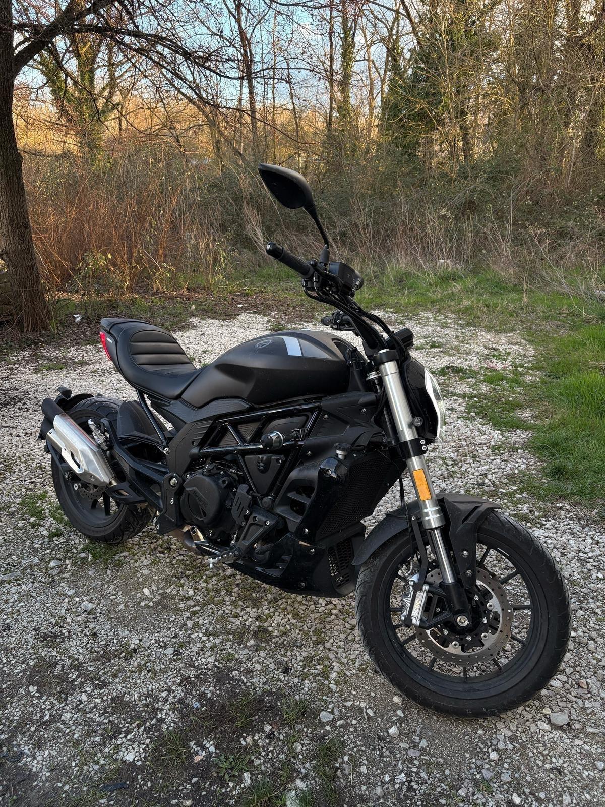 Benelli 502C 2020 4800 km PARI AL NUOVO!