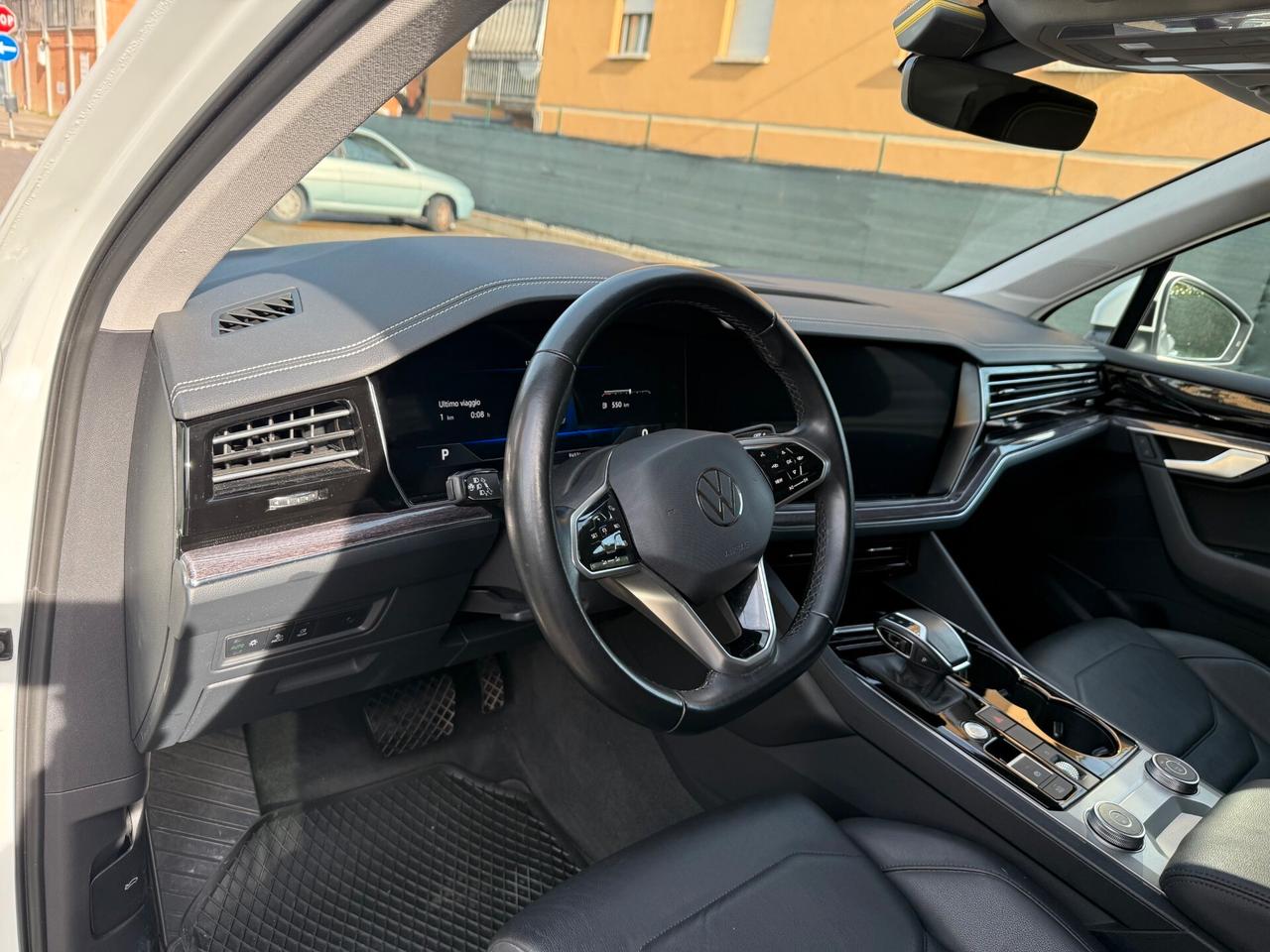 Volkswagen Touareg 3.0 V6 TDI - 4X4 - PELLE - NAV. - 12 MESI DI GAR.