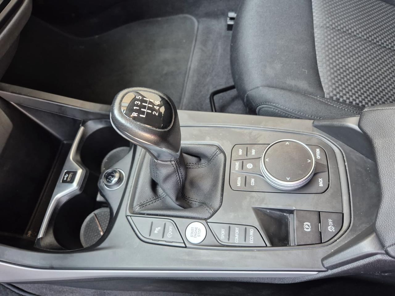 Bmw 118i 5p. Business Advantage