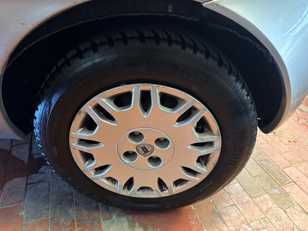 Lancia Ypsilon 1.2 Argento 60CV Ok Neopatentati