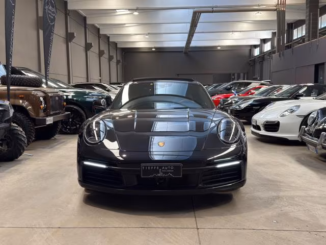PORSCHE 911 Carrera 4S