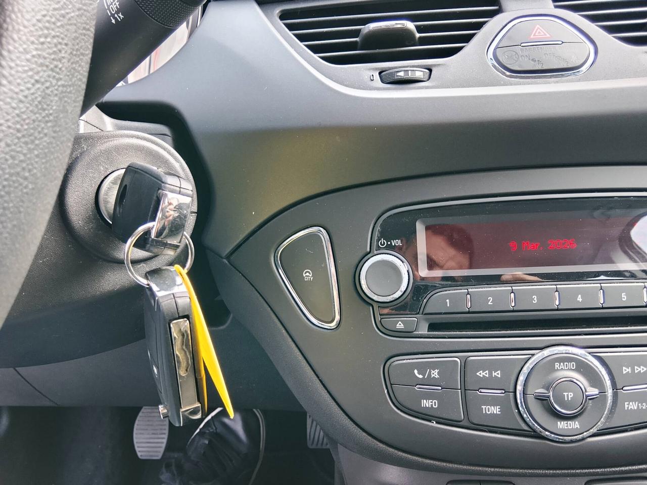 Opel Corsa 1.2 85K KM!