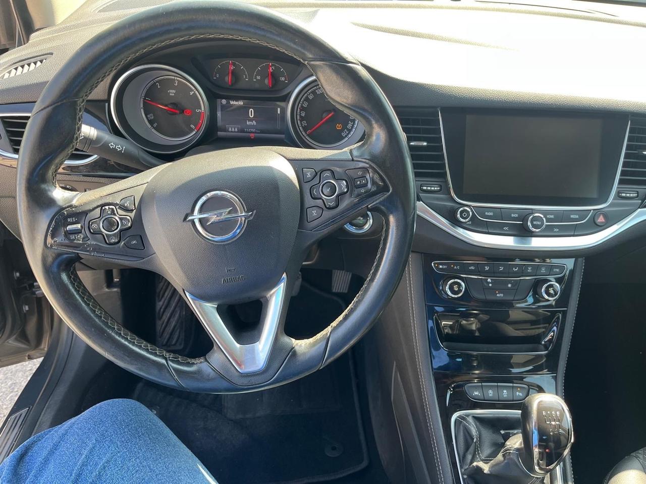 Opel astra 5P-1.6 cdti/136 cv - full -2016