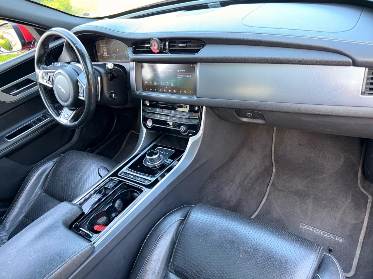 Jaguar XF 2.0D 240 CV AWD R-Sport full pelle tetto