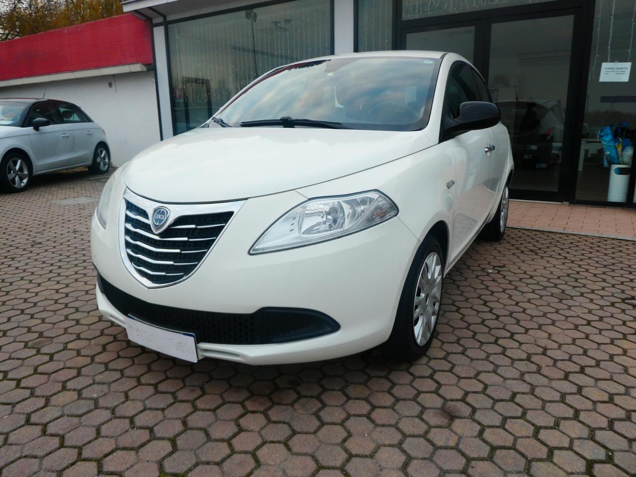 Lancia Ypsilon 1.3 MJT 16V 95 CV 5 porte OK NEOPATENTATI