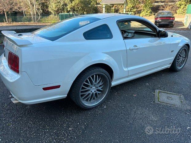 Ford Mustang GT 4.6 manuale