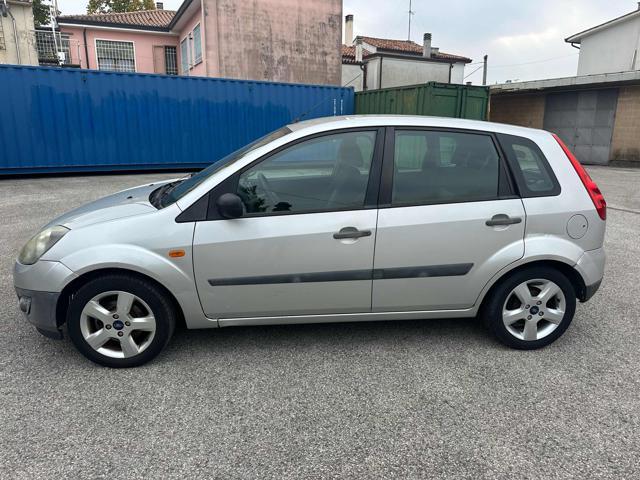 FORD Fiesta 1.4 TDCi 5p. Ghia senza nessun lavoro da fare