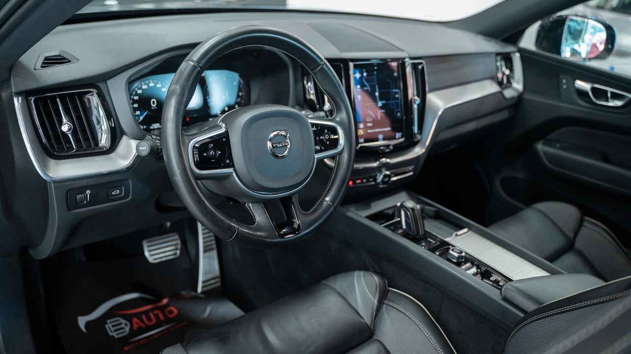 Volvo XC60 B4 2.0 AWD R DESIGN AUTO XENO PELLE NAVI FULL OPTI