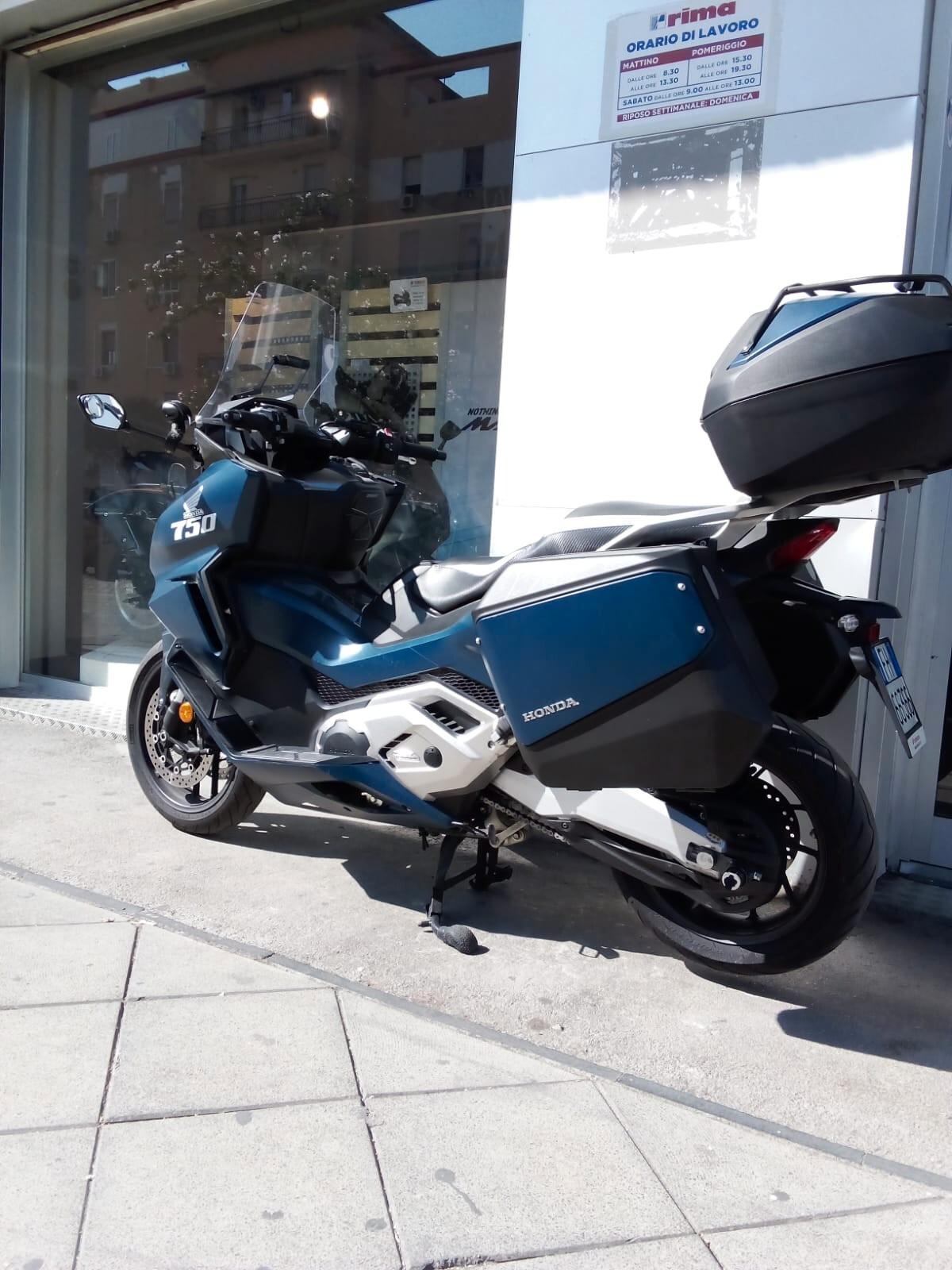 Honda Forza 750