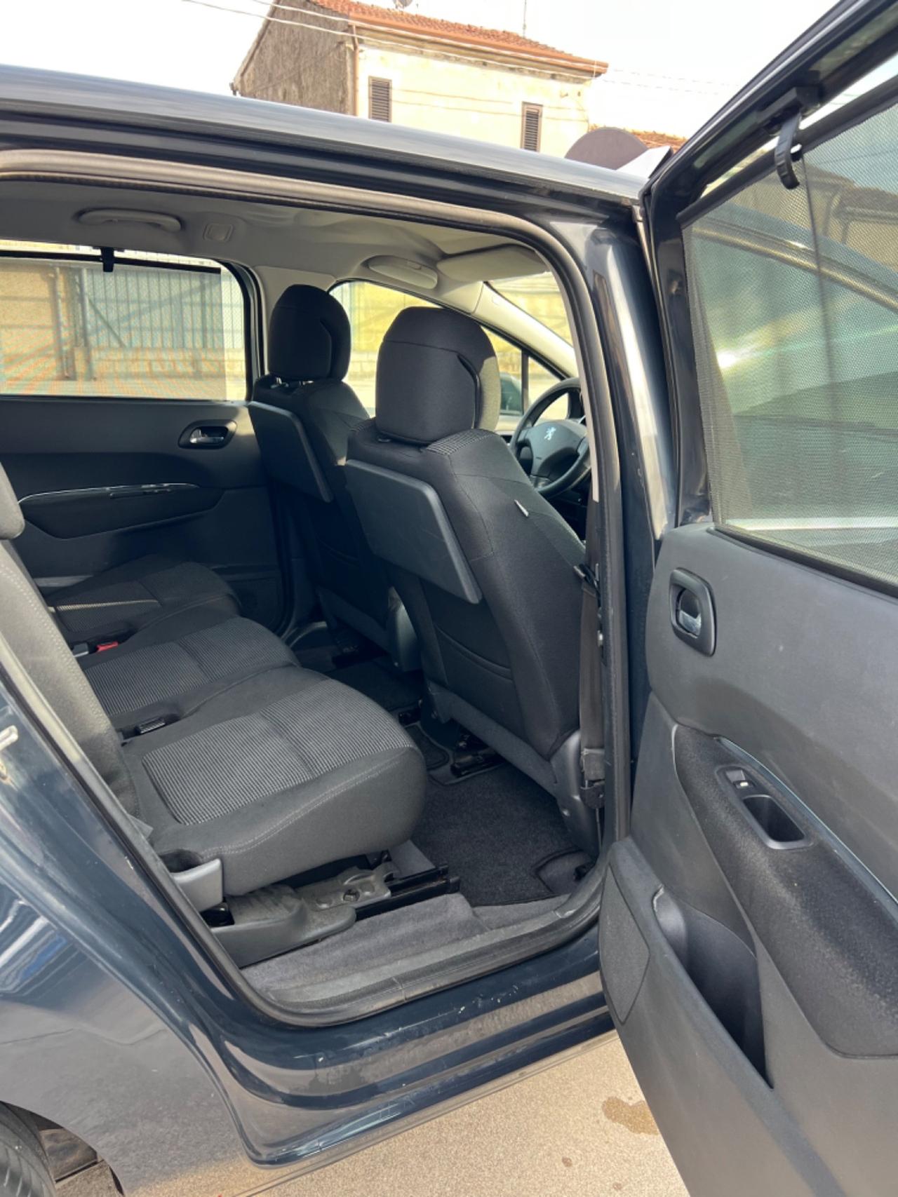 Peugeot 5008 1.6 HDi 112CV Premium