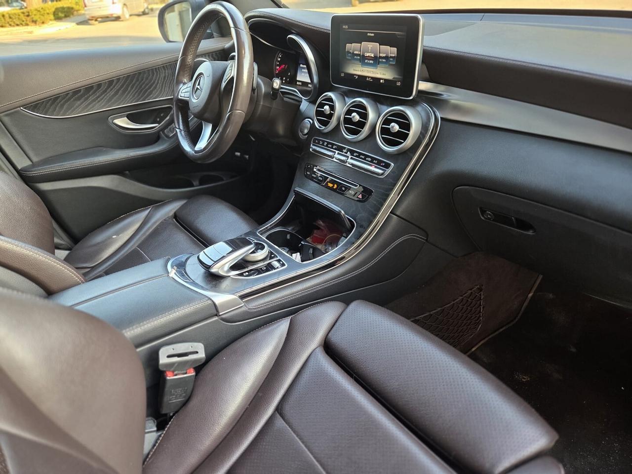 MERCEDES GLC 250 4MATIC PREMIUM + AMG PACK +GANCIO