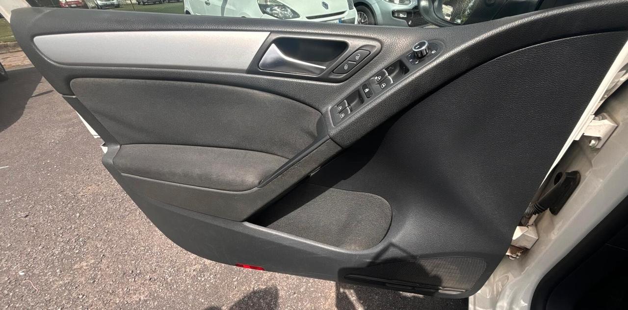 Volkswagen Golf 1.6 TDI DPF 5p. Highline