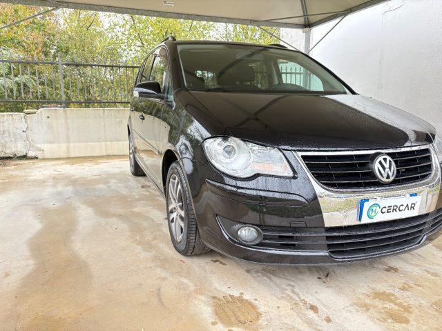 VOLKSWAGEN Touran 1.6 BENZINA FARI FENDI CERCHI IN LEGA OK NEOP