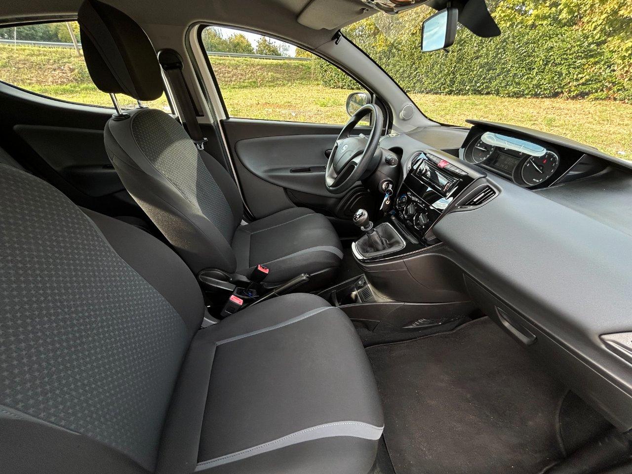 Lancia Ypsilon 5 Porte Ypsilon 1.2 GPL Silver 69cv