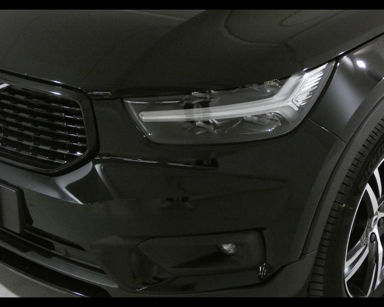 VOLVO XC40 (2017-->) - XC40 T4 Geartronic R-design