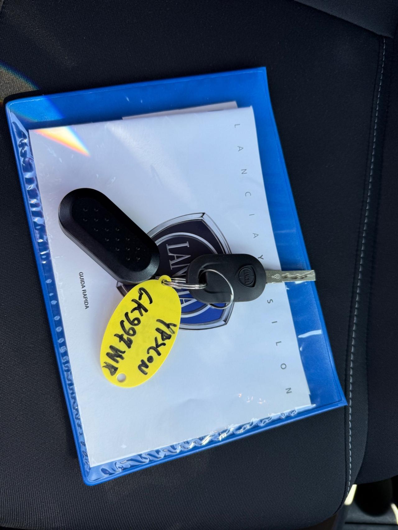 Lancia Ypsilon 1.0 FireFly 5 porte S&S Hybrid Ecochic Gold