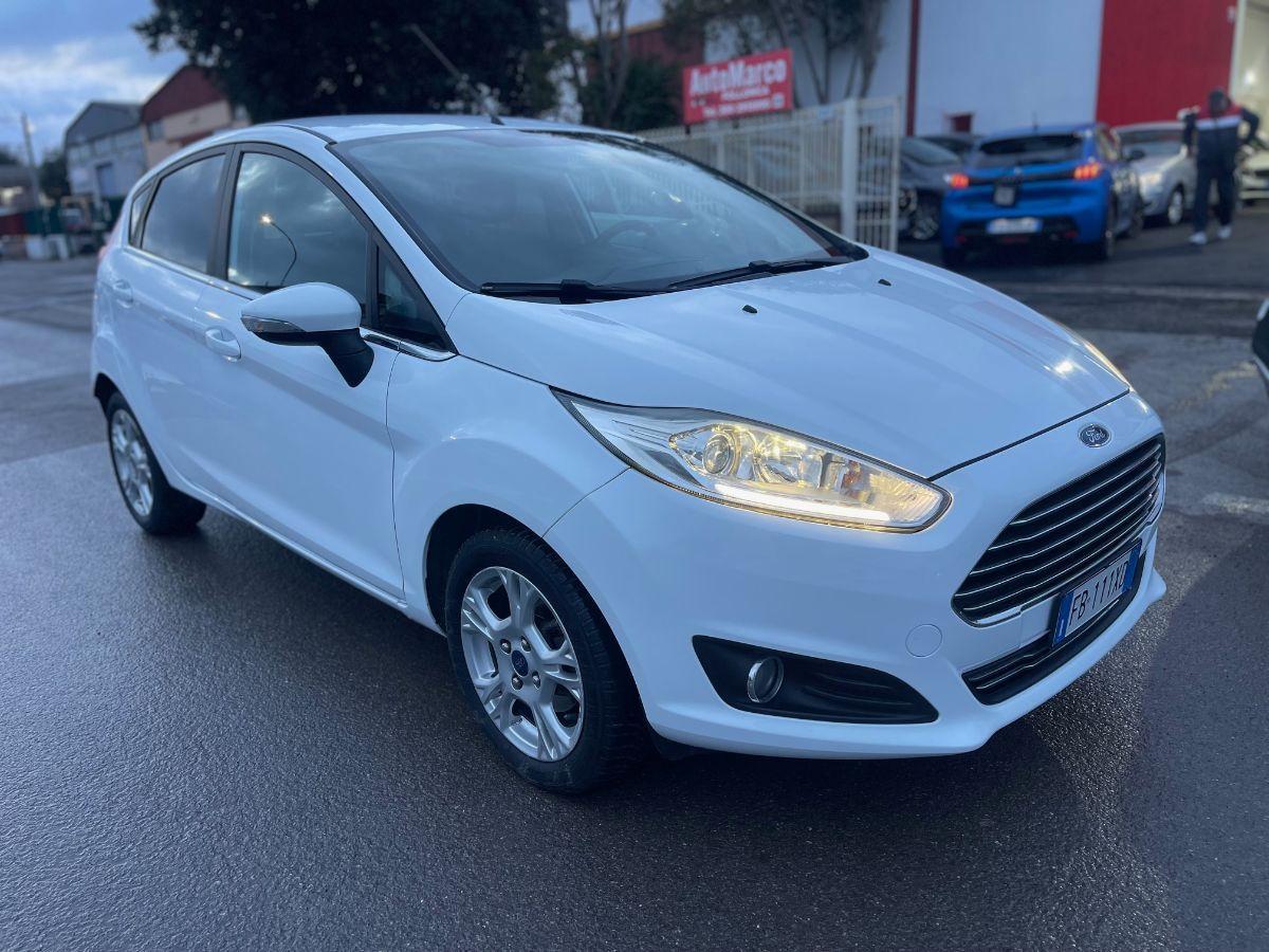 FORD - Fiesta - 1.4 5p. Bz. GPL Black & White Edition