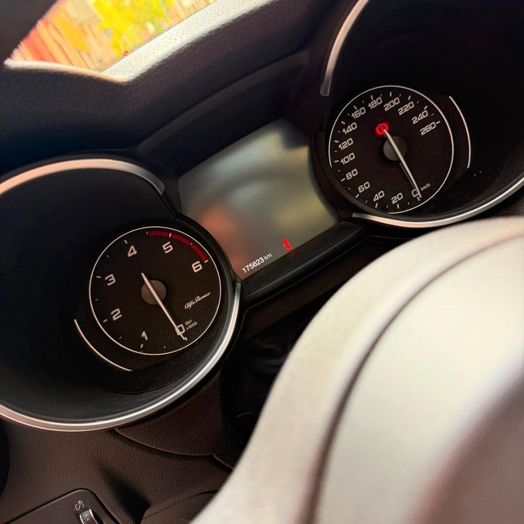 Alfa Romeo Stelvio 2.2 - 180 CV