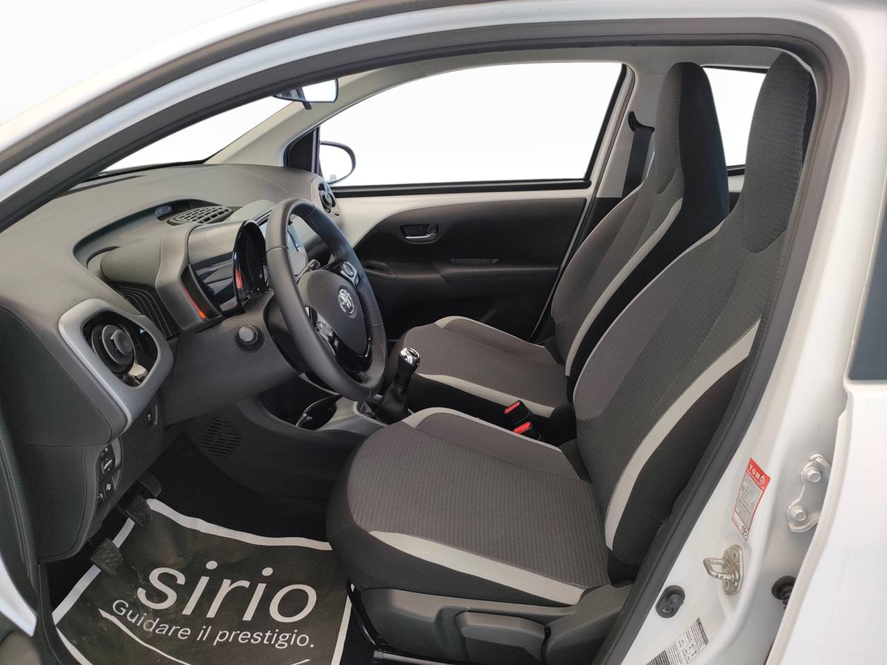 TOYOTA Aygo II 2018 5p - Aygo 5p 1.0 x-play 72cv