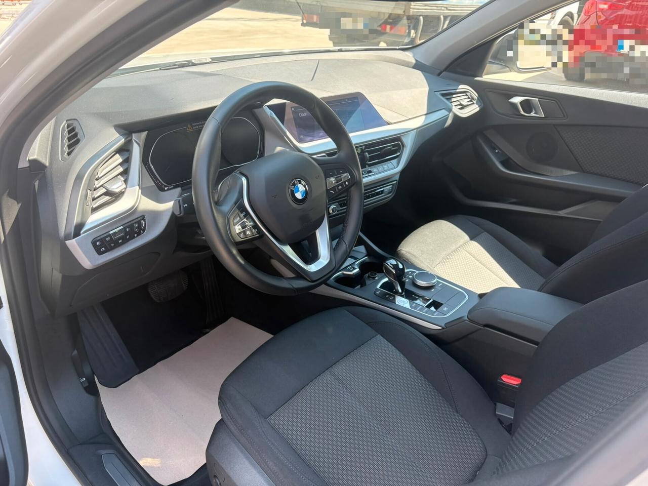 Bmw 116 116d 5p. Business Advantage