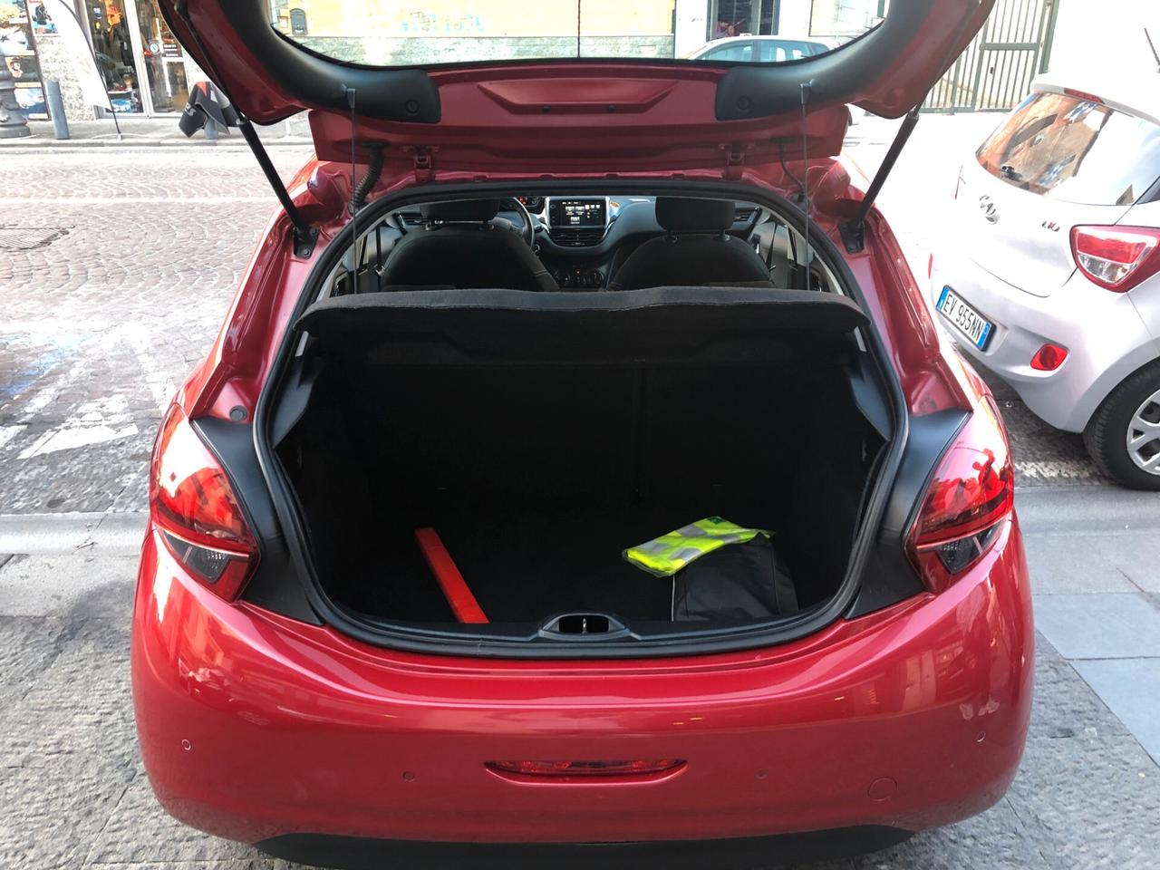 Peugeot 208 PureTech 82 5 porte Allure