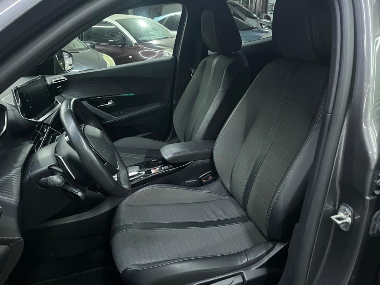 Peugeot 2008 BlueHDi 130 S&S EAT8 Allure