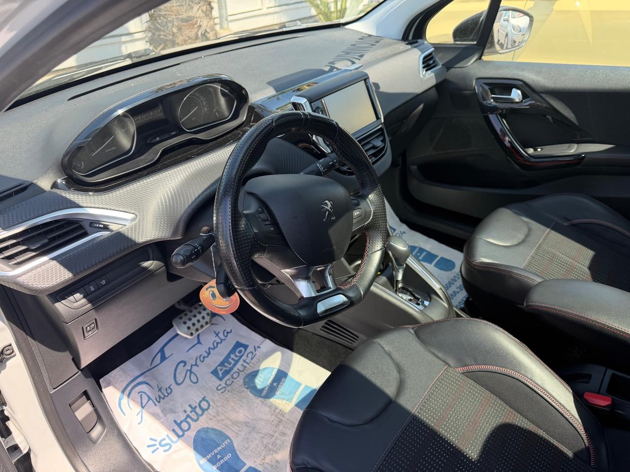 Peugeot 208 1.2 benzina GTLINE 2015 automatica