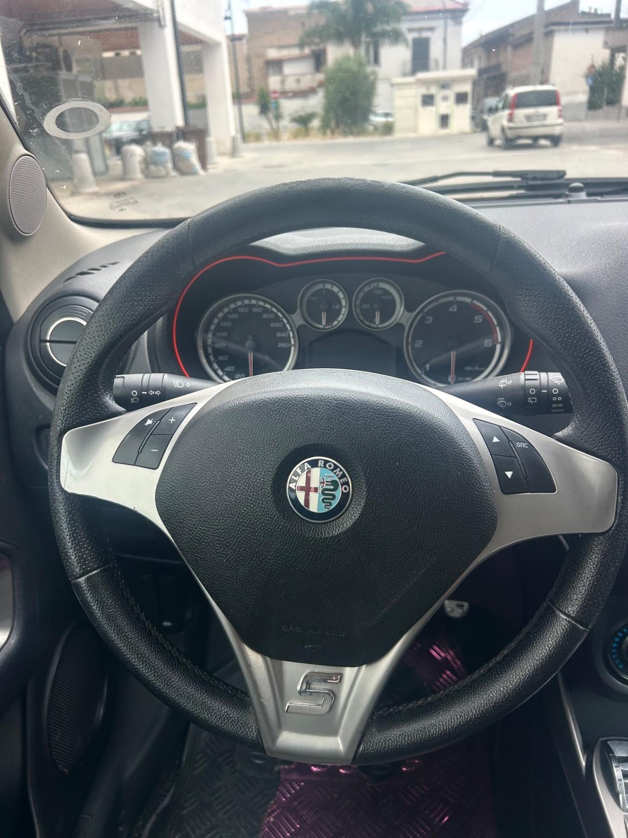 Alfa Romeo MiTo 1.3 JTDm-2 95 CV S&S Distinctive Sport Pack
