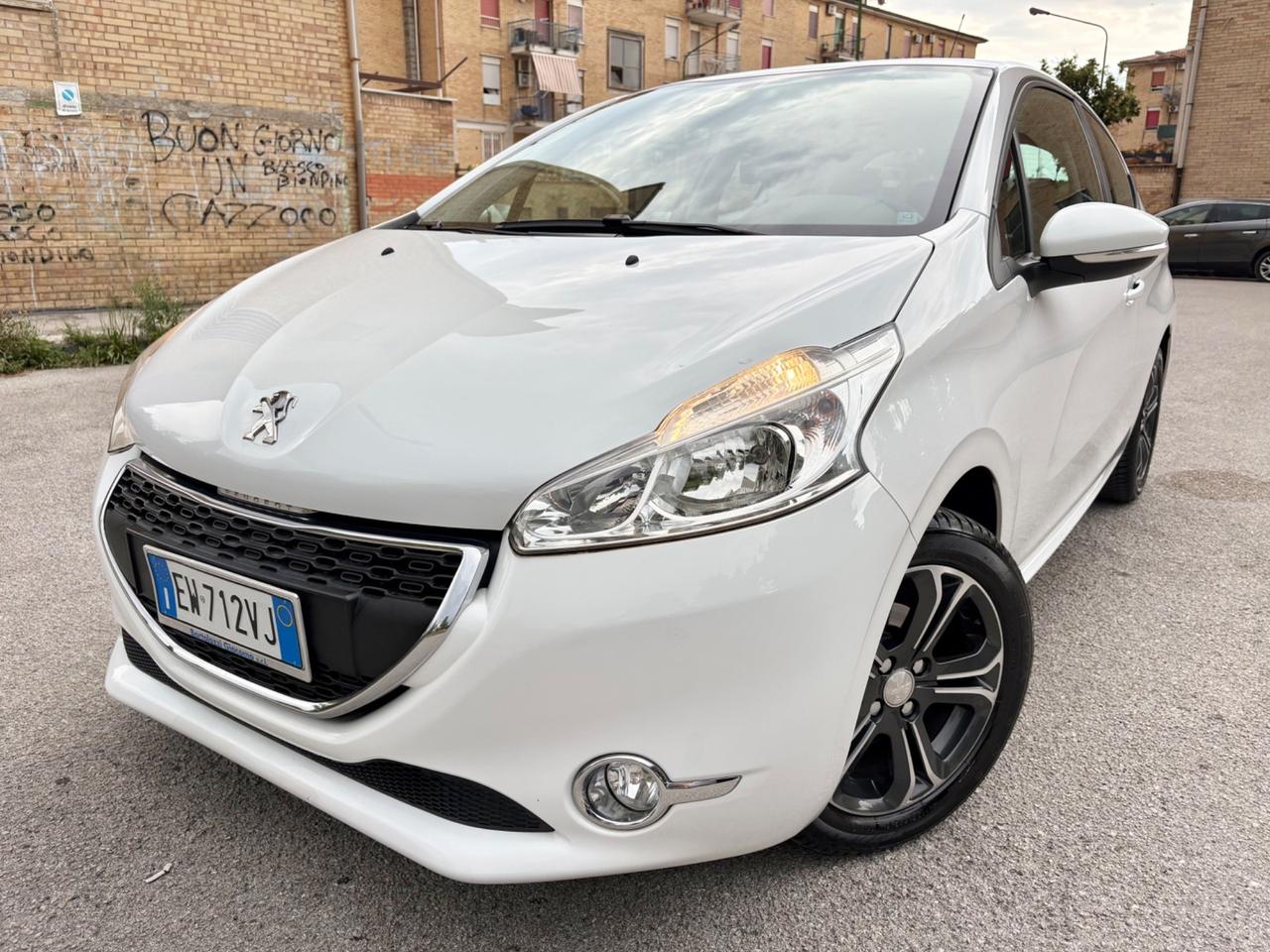 Peugeot 208 1.4 HDi 68 CV 99000km