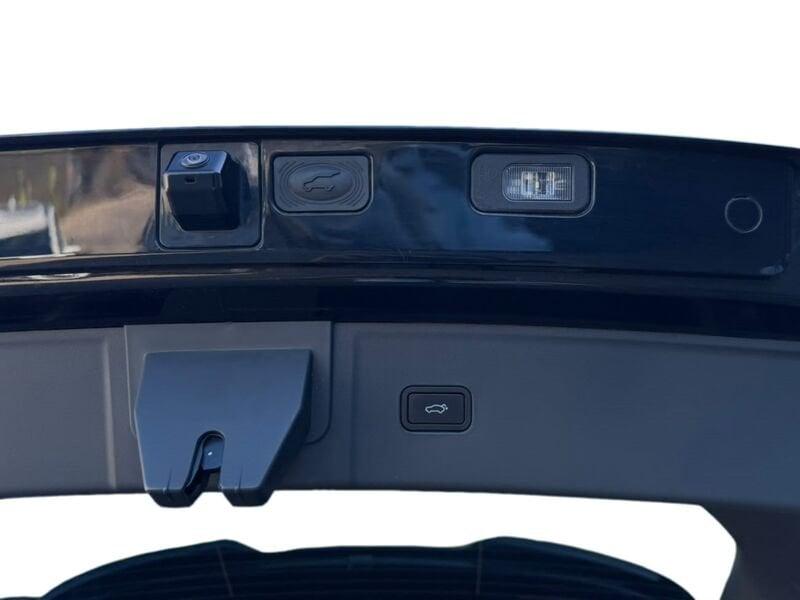 Lynk & Co 08 1.5 Plug-In 349 CV Automatica NAVI TETTO LED More