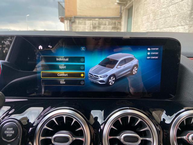 MERCEDES-BENZ GLA 200 d Automatic Premium Amg PACK NIGHT