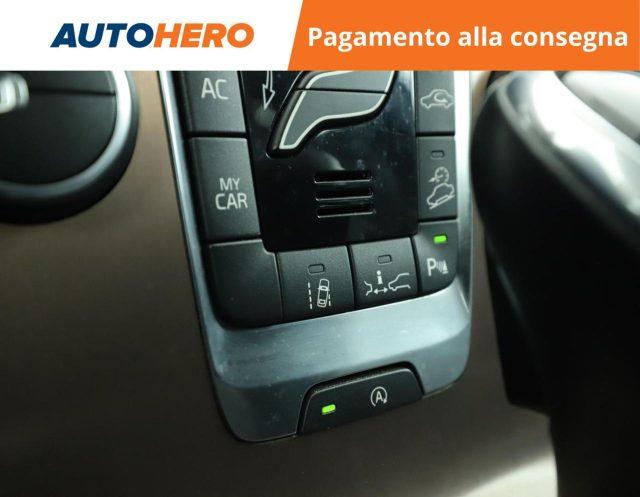 VOLVO V40 Cross Country T4 AWD Geartronic Summum